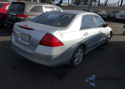 2006 Honda Accord 2.4 Ex z USA, uszkodzony, nr VIN 1HGCM55816A007945